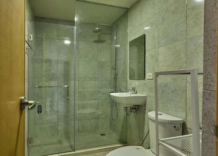 Edsa Heights Loft With Balcony Ama Tower Unit 3316 Apartment *