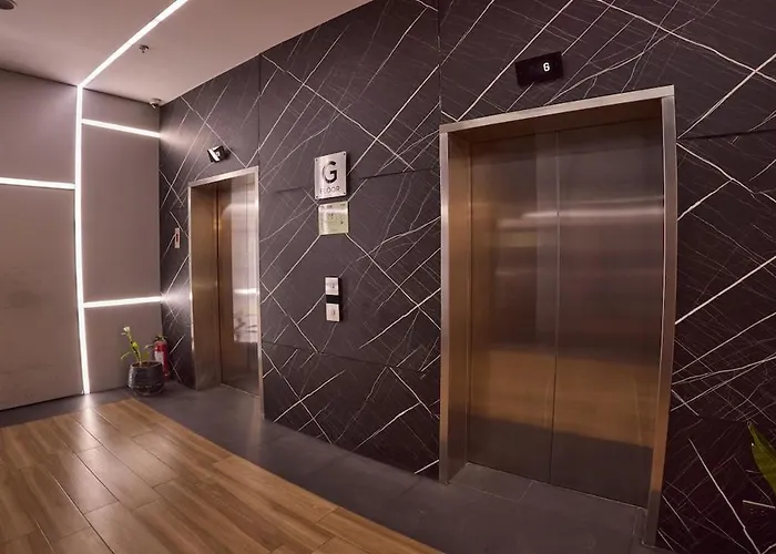 Edsa Heights Loft With Balcony Ama Tower Unit 3316 * Manila
